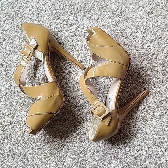 L.K.Bennett 'Sliver' Taupe Patent Sandals ASO Kate Middleton - Picture 7 of 15